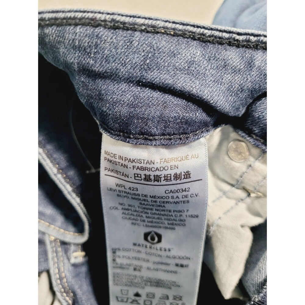 Levi's Signature Mid-Rise Bootcut Super Stretch Women’s Size 16 33x32 Dark Wash - Picture 4 of 13